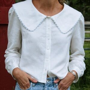 Women's Top with Scalloped Collar